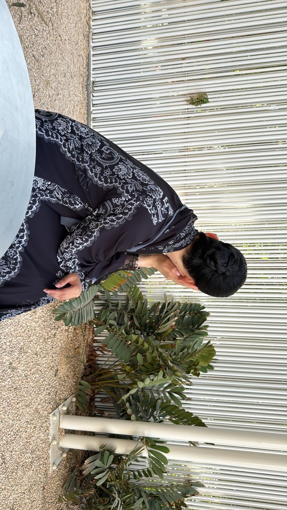 BLACK WHITE FLORAL 